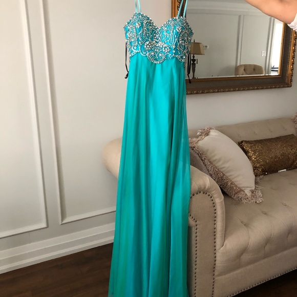 Formal dress for weddings or prom - Size 4-6 / S-M - Picture 8 of 8